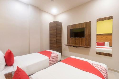 Oyo 30693 Hotel Blue Executive