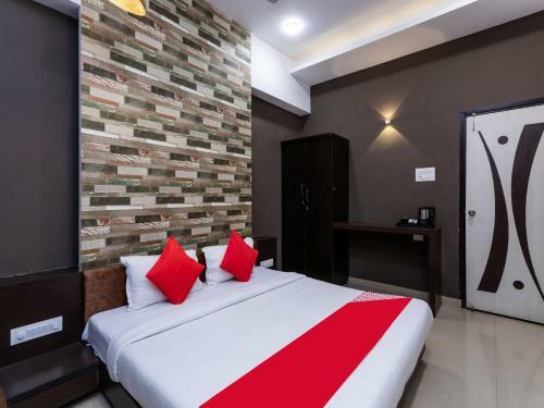 Oyo 66785 Hotel Oyster Suites