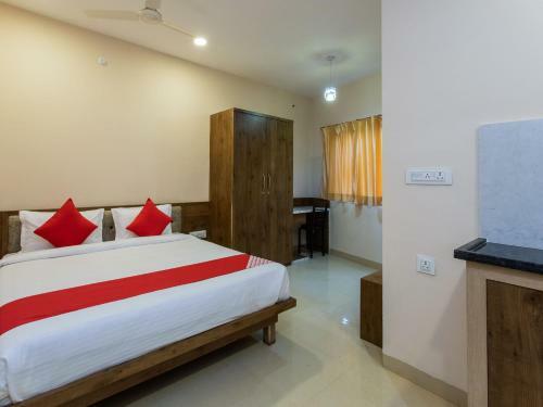 Oyo 66785 Hotel Oyster Suites