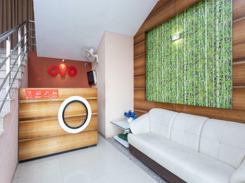 Oyo 66785 Hotel Oyster Suites