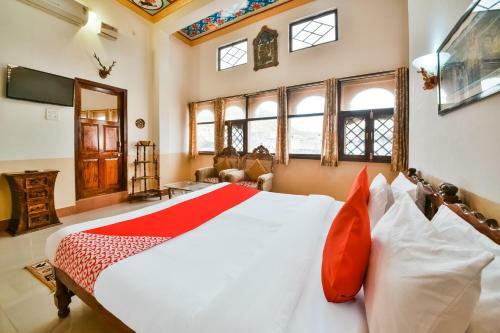 Hotel Oyo 44604 Jhankar Mansion