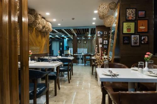 The Avenue Hotel Ballygunge