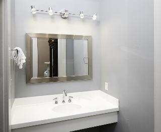 Maison St. Charles Hotel And Suites