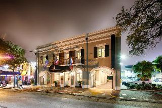 Maison St. Charles Hotel And Suites