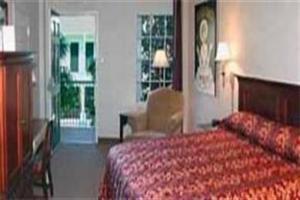 Maison St. Charles Hotel And Suites