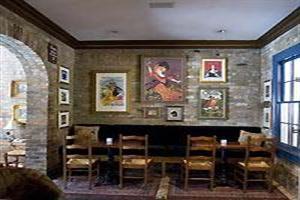 Maison St. Charles Hotel And Suites