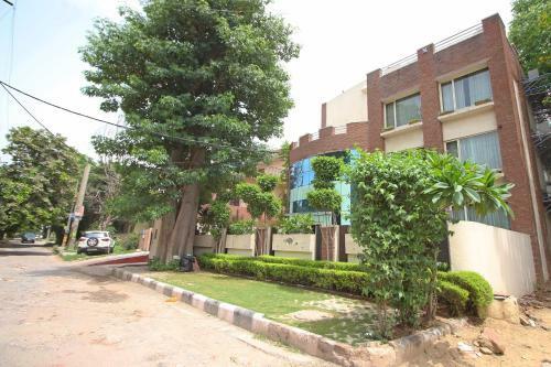Oyo 23472 Tsi Hotels