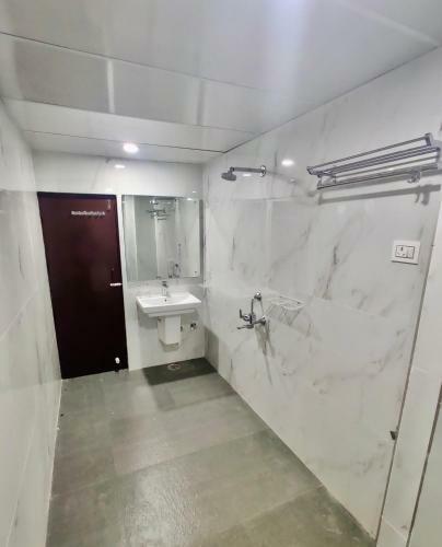 New Hotel Suhail