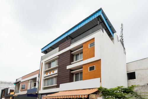 Oyo 48328 Hotel Happy Stay
