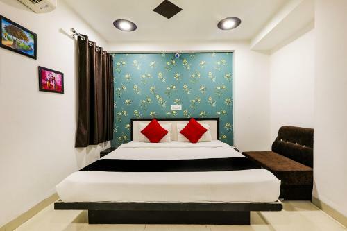 Capital O 71256 Hotel Seemansh