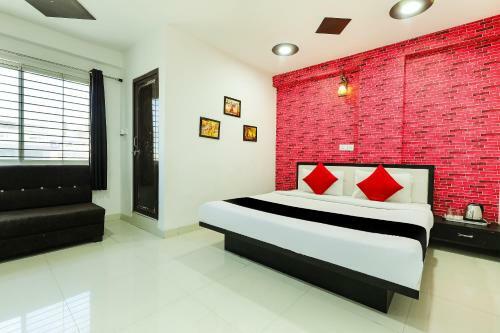 Capital O 71256 Hotel Seemansh