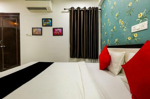 Capital O 71256 Hotel Seemansh