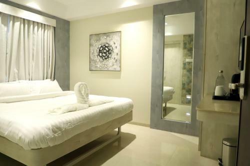 Hotel Grand Girdhar