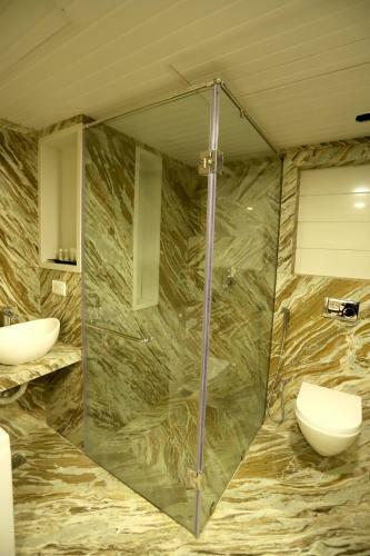 Hotel Grand Girdhar