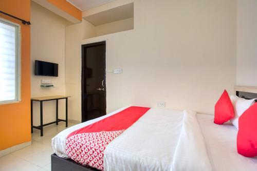 Oyo 41154 Hotel 24 Pm