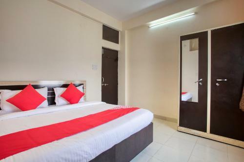 Oyo 41154 Hotel 24 Pm