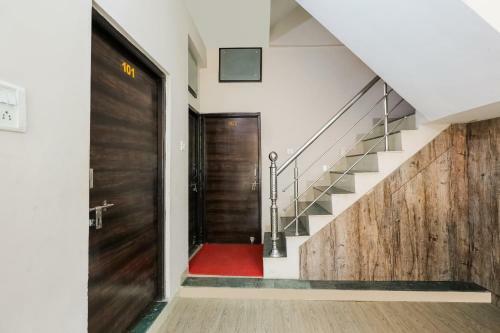 Hotel Oyo 36501 Royal Palace