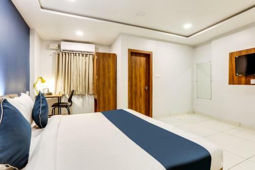 Hotel Silverkey Executive Stays 60501 Babul Nagar