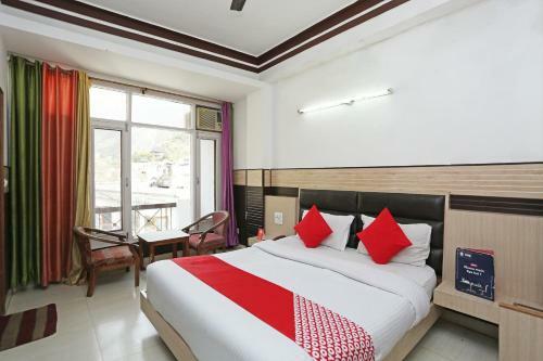 Oyo 28445 Hotel Bhavini