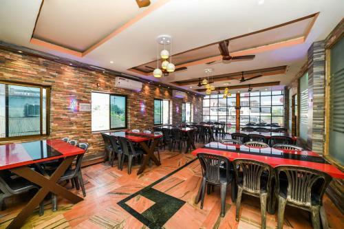 Hotel Oyo 65797 Adda Rooms
