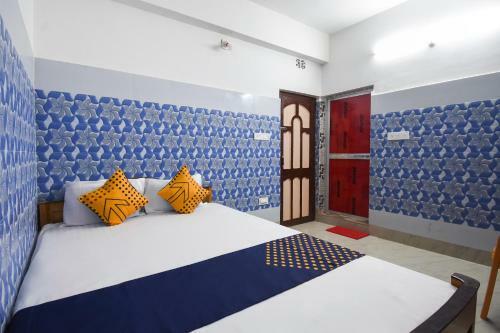 Oyo 70903 Hotel Rudra