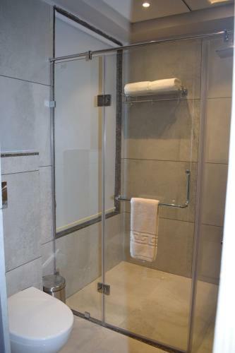 Hotel Deep Clarks Inn Lucknow