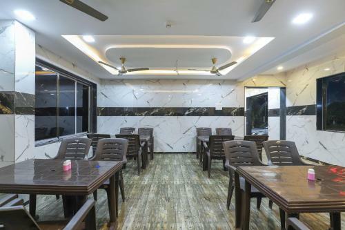 Oyo 65742 Hotel Hill Villa