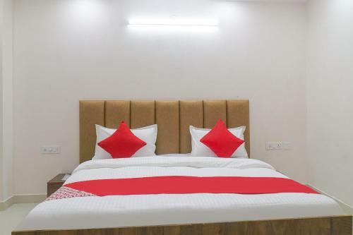 Hotel Oyo 75809 Sharma Residency