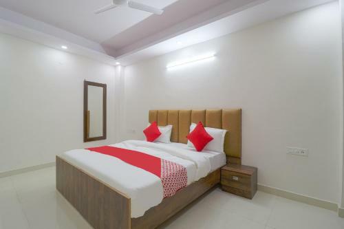 Hotel Oyo 75809 Sharma Residency