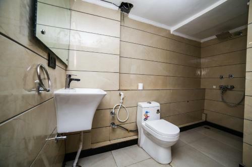 Oyo 26589 Hotel Royal Town