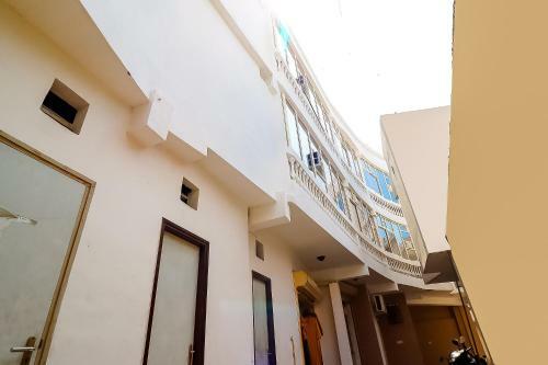 Oyo 61264 Hotel Royal Orbit