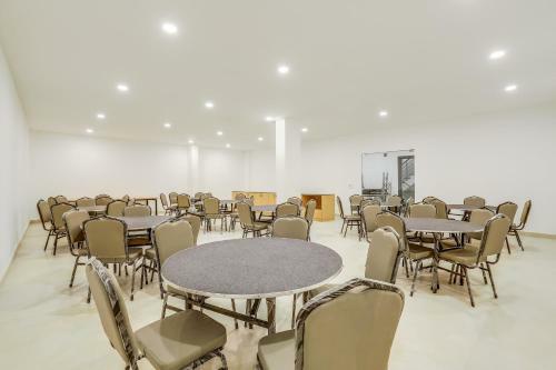 Oyo Townhouse 331 Vat Hotels