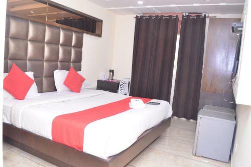Hotel Bella 69 At Rk Ashram Metro Station