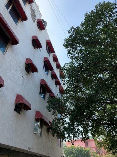 Hotel Bella 69 At Rk Ashram Metro Station