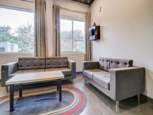 Hotel Collection O 163 Grey House