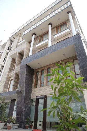 Hotel Zen Suites - A Unit Of Crown Imperial ,delhi