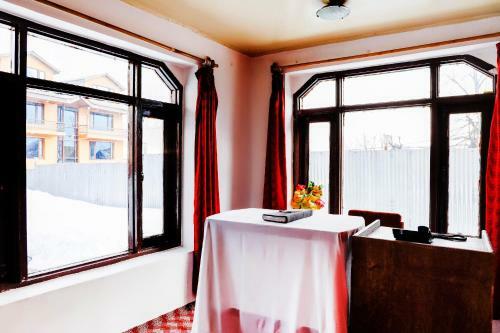Hotel Spot On 67550 Pahalgam Hill