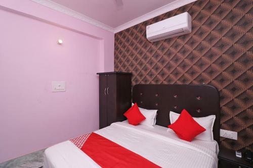 Oyo 33471 Hotel Magadh Empire