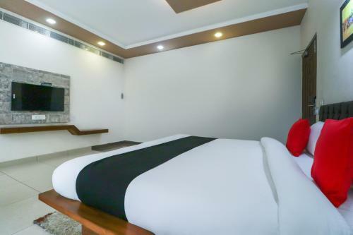 Hotel Capital O 30739 The Grace
