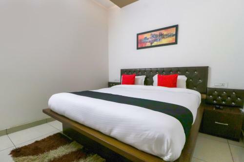 Hotel Capital O 30739 The Grace