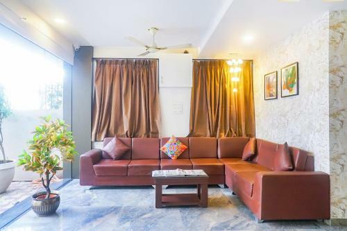 Hotel Oyo 15741 Z Inn