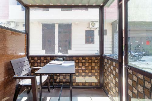 Hotel Oyo 43318 Aayat Apartment