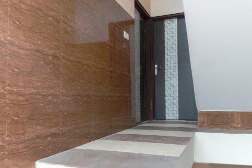 Hotel Oyo 43318 Aayat Apartment