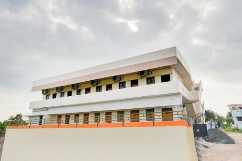 Hotel Oyo 63029 Aruthraa Residency
