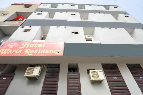 Oyo 49541 Hotel Waris Residency