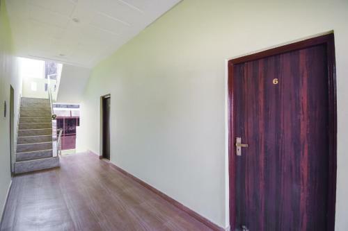 Hotel Oyo 74203 Sbs Royal Stays