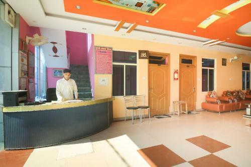 Spot On 61434 Sabri Barkat Hotel