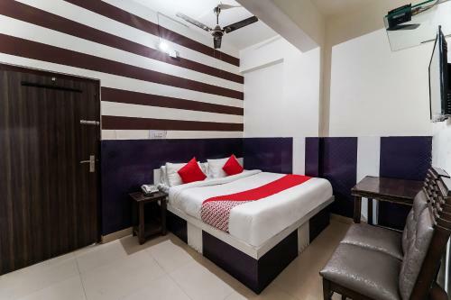 Oyo 60800 Hotel Landlord