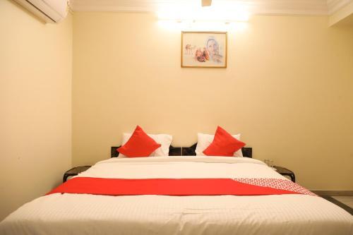 Oyo 24837 Hotel Payal