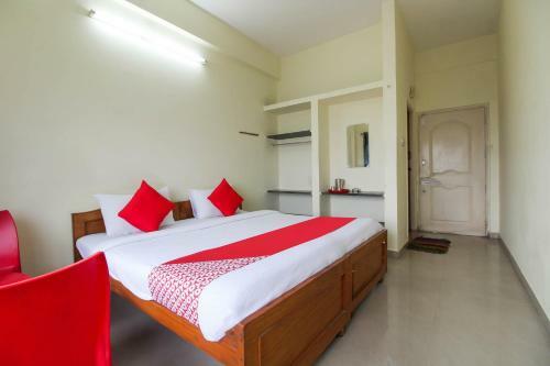 Hotel Oyo 76215 Royal Residency